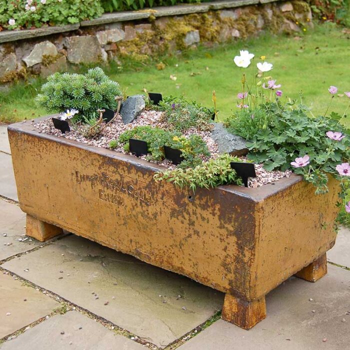 Errington Reay Courtyard Trough